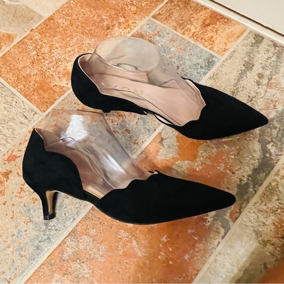 🎩Classic Black Velvety Scalloped Kitten Heel Pointed Toe D’Orsay Style Pumps! - Picture 9 of 14